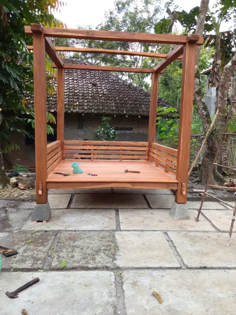 Gazebo taman 2x2