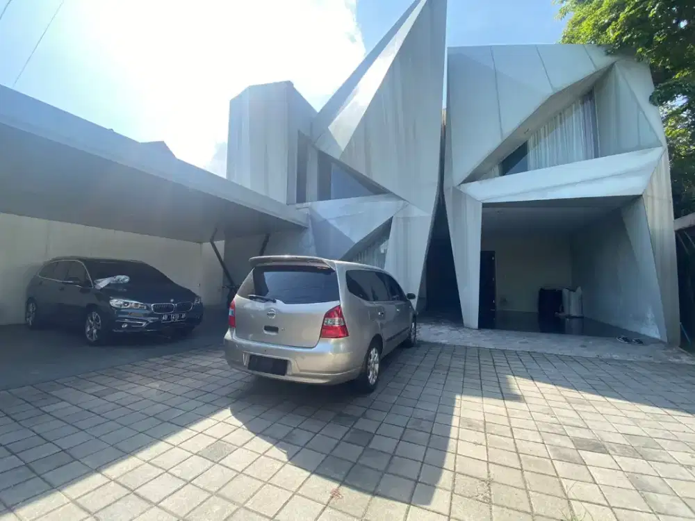 BU...Rumah Mewah dengan kolam renang, dekat Alun-alun Dan Malioboro