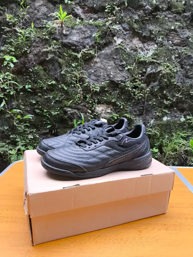 Sepatu Futsal Specs Metasala Trigger Black