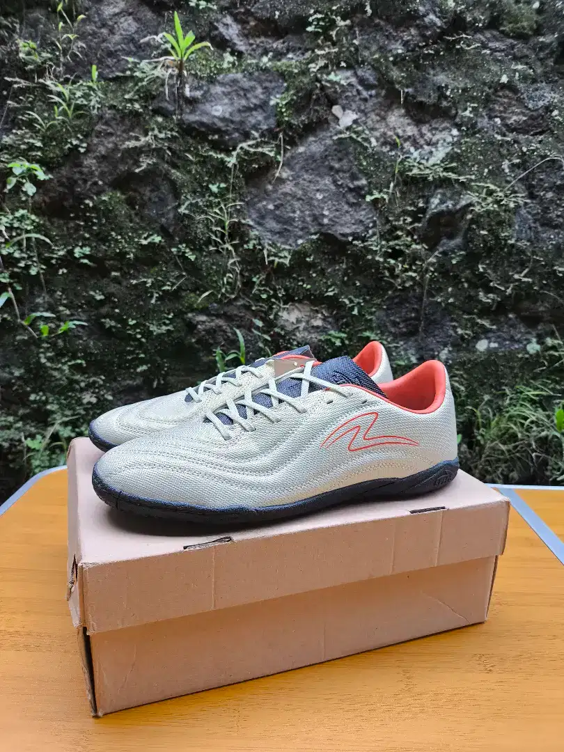 Sepatu Futsal Specs Gravity IN