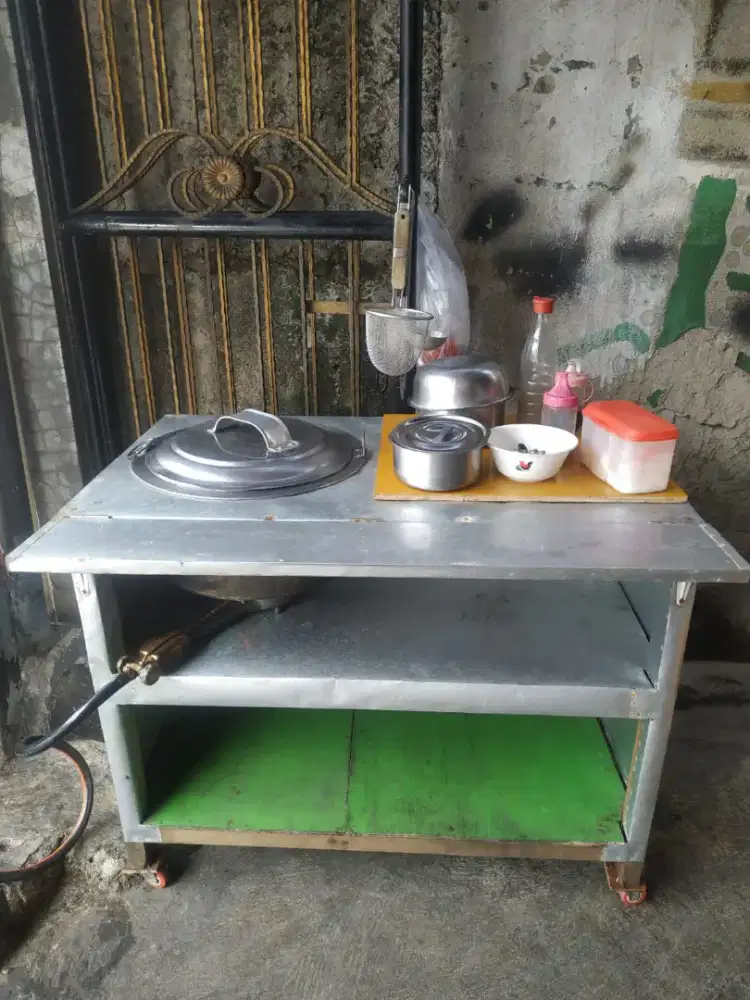 Gerobak masak mie ayam & bakso