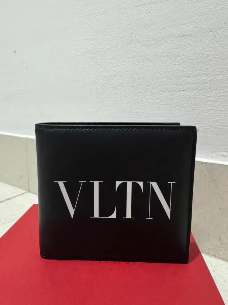 Valentino Garavani VLTN Wallet