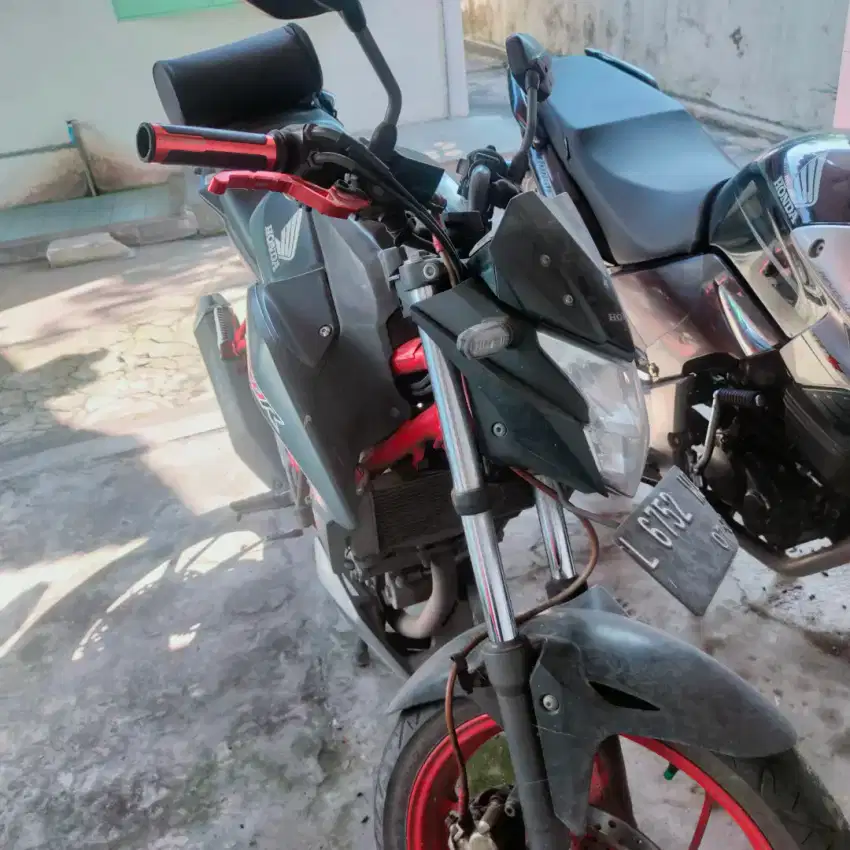 Dijual motor pribadi cb150r
