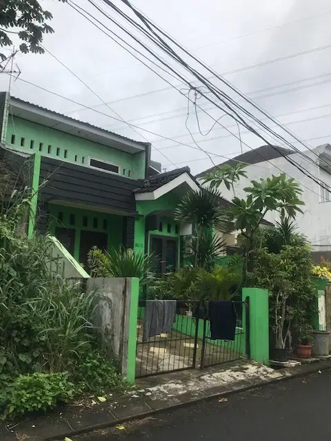 Jual Murah Rumah Rapi 2 Lantai 3 kamar Tidur di Bukit Golf Cimanggis