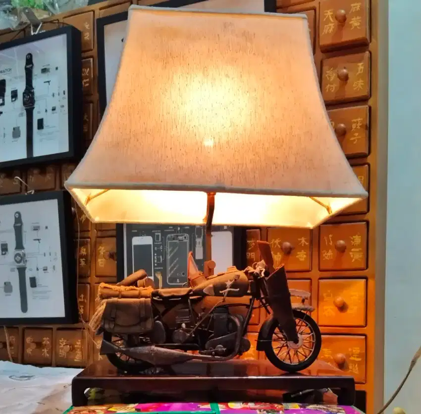 Dekorasi meja lampu motor harley tin toys diecast vintage antik lawas