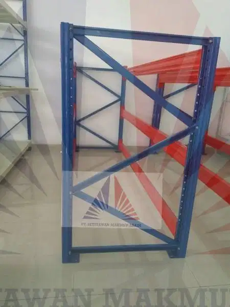 RAK PERALATAN BANGUNAN