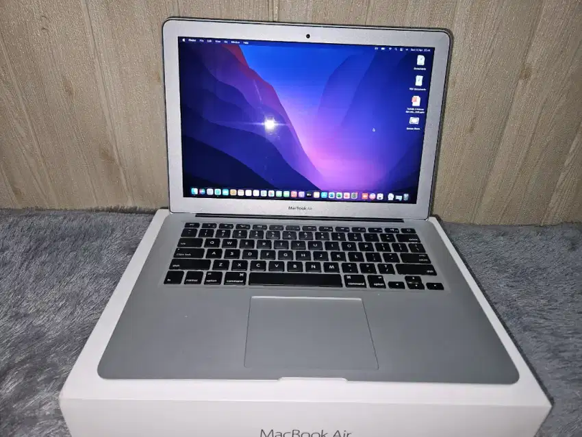 Macbook Air 13 inch 8/128 (2017)