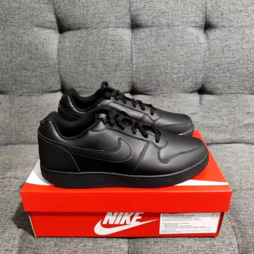 Sepatu Nike original sze 42 fullblack