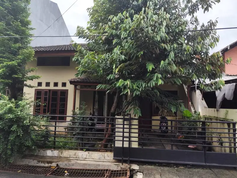 di jual hunian 2 lantai letak strategis deket tol  simatupang