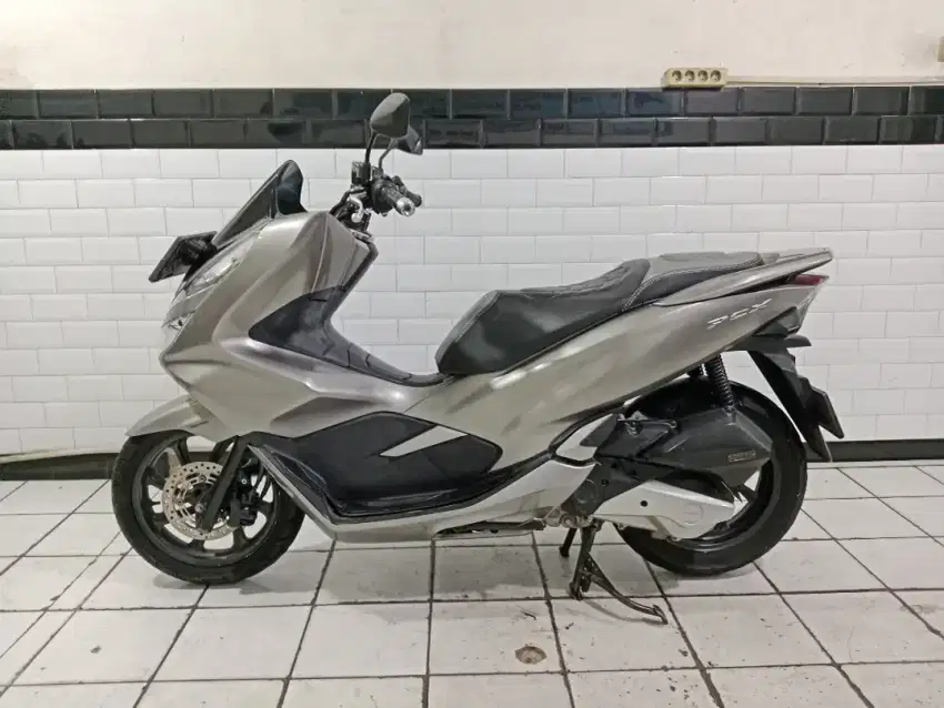 Pcx tahun 2019 lengkap mulus cakep mesin halus
