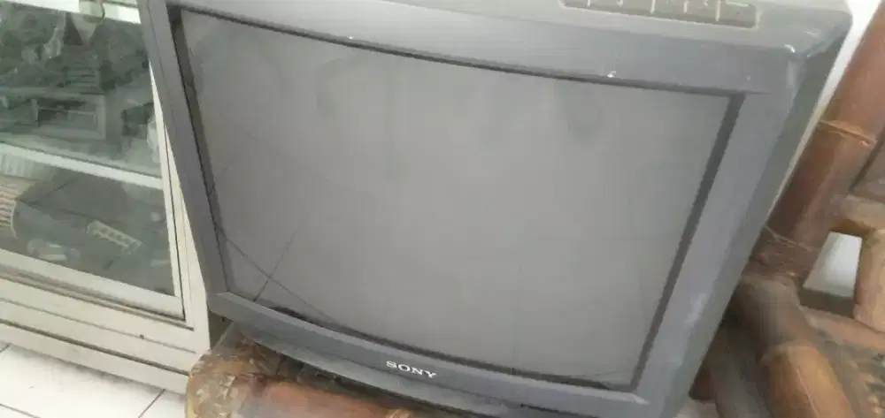 Tv sonny flat 21 inch  taabung + remote