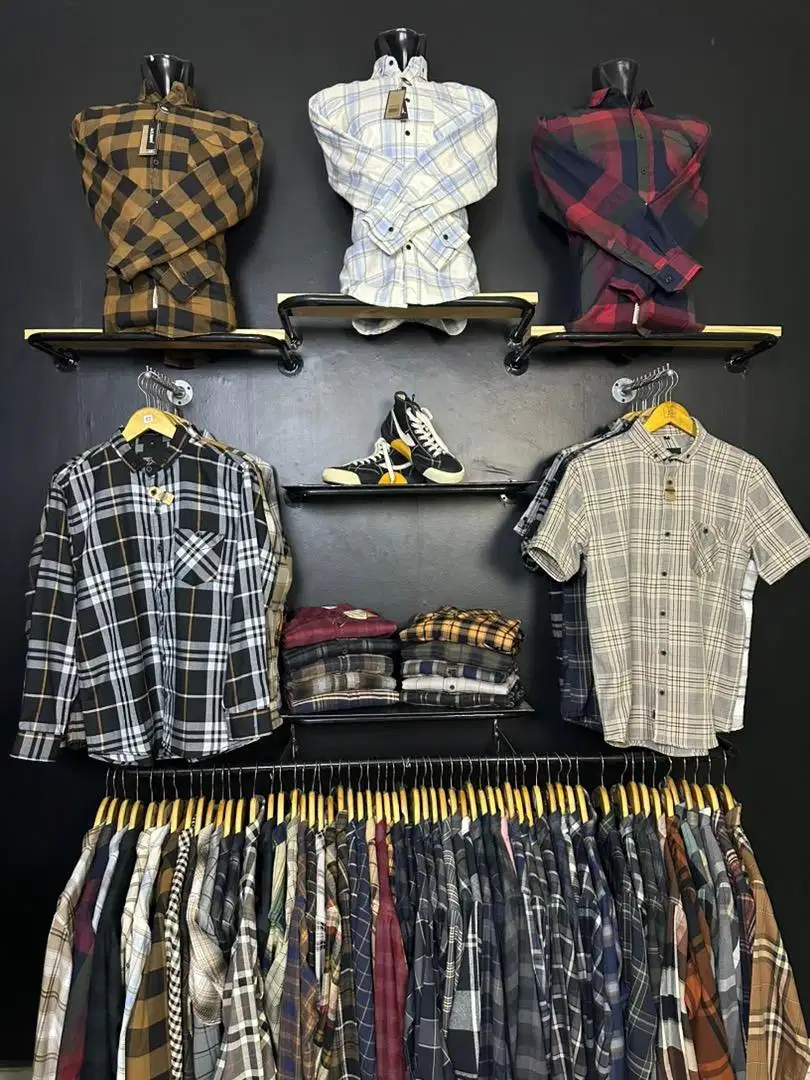 Dicari host untuk live jualan baju