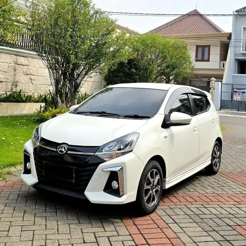 Kilometer 23.000 Daihatsu Ayla R 1.2 AT 2022