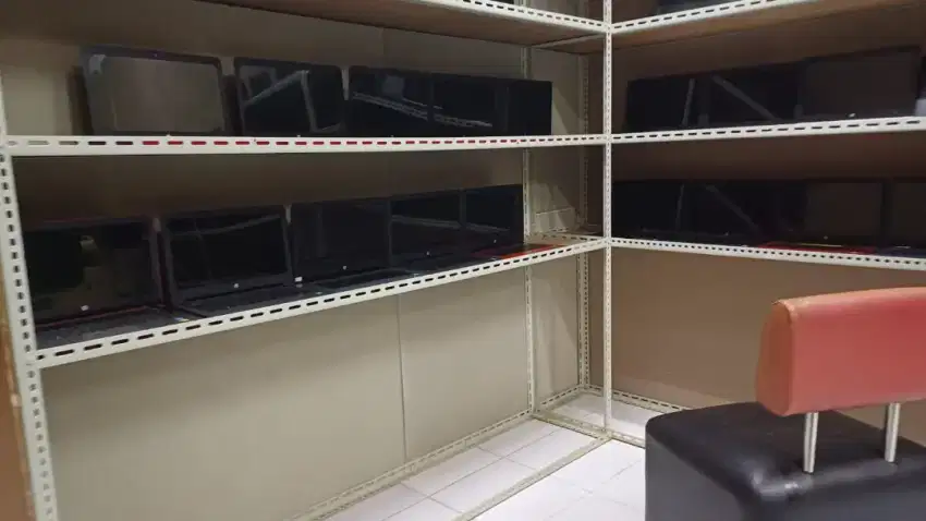 Jual laptop bekas kantor. Ready Banyak dan unit normal.