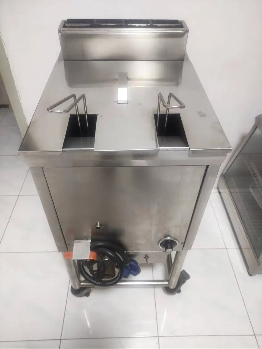 Deep Fryer Stainless Steel 30 Liter Automatis Thermostat + roda