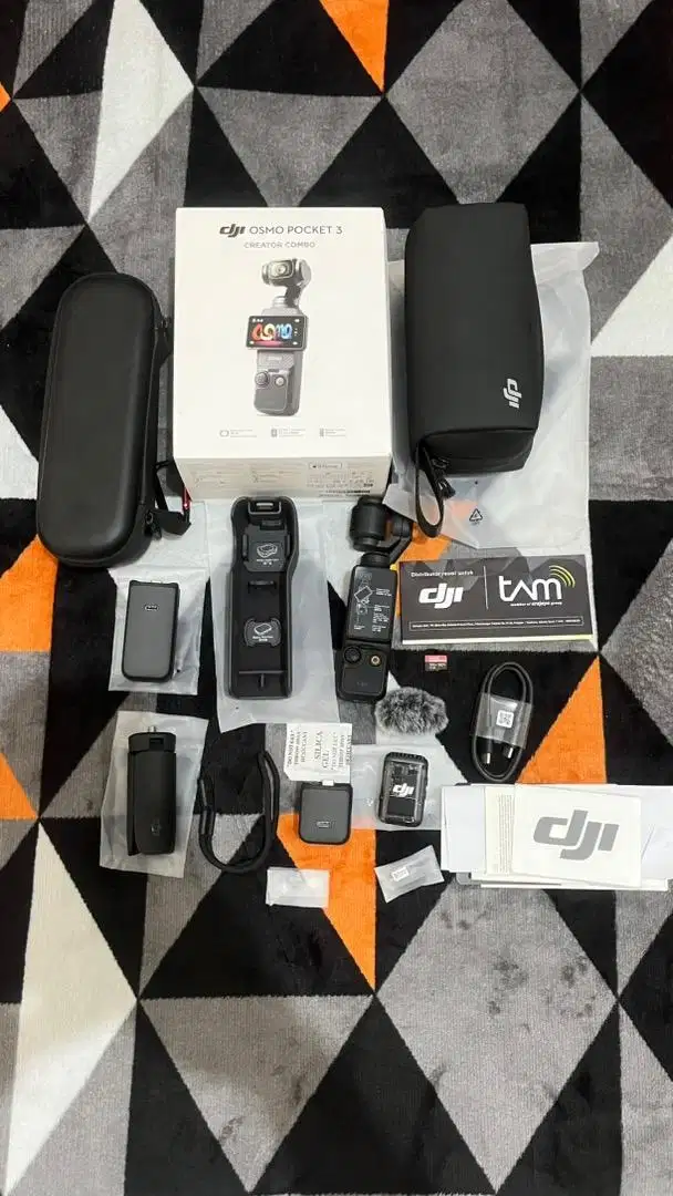 DJI OSMO POCKET 3 CREATOR COMBO FULLSET LIKE NEW GARANSI TAM