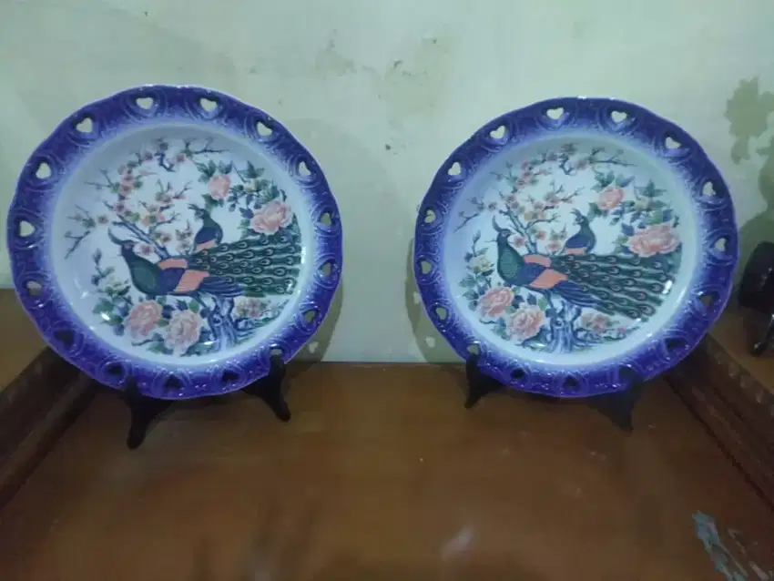 Piring pajangan Merak japan