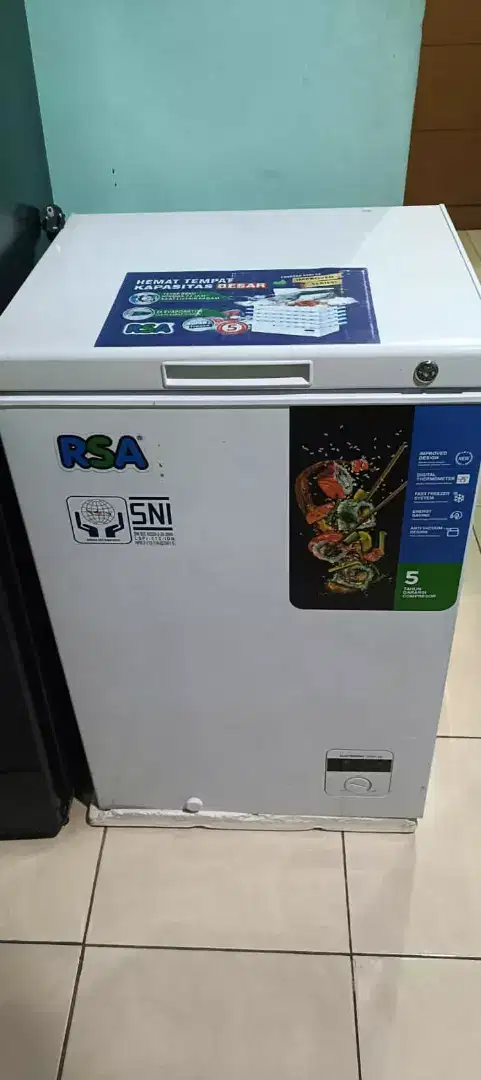 jual frezer box RSA baru 1 bulan di pakai