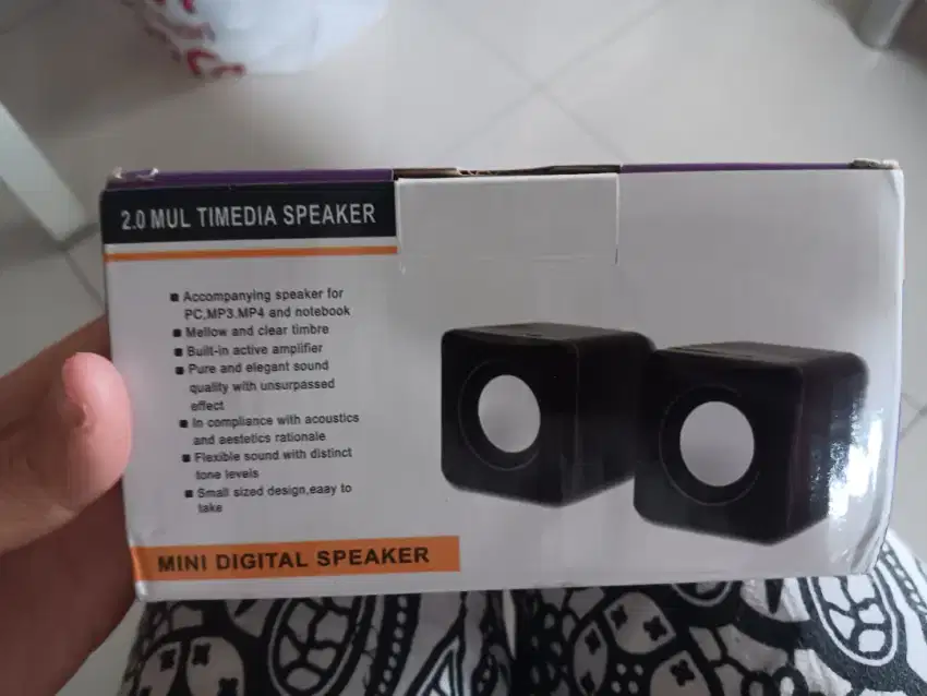 SPEAKER UNTUK KOMPUTER DAN NOTEBOOK 2.0 MULTIMEDIA MODEL 101Z