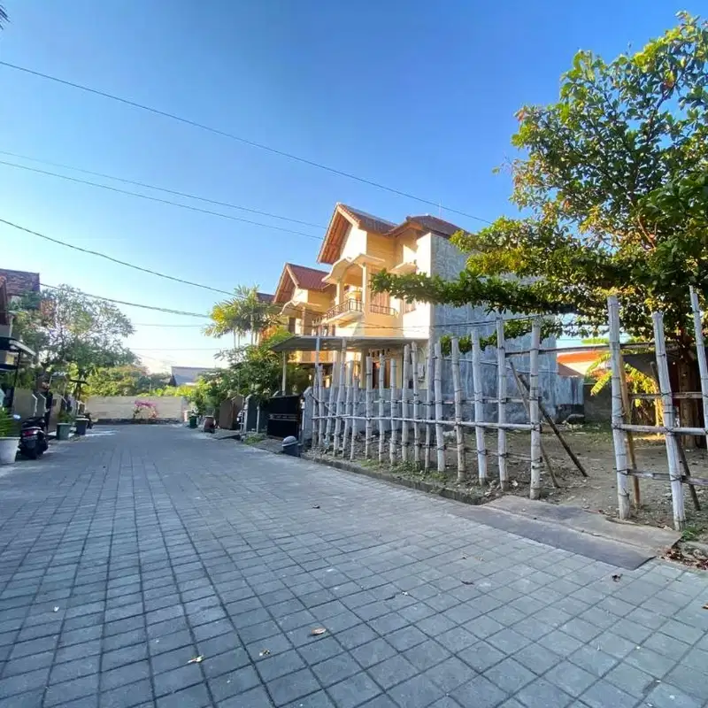 TANAH DI KAWASAN VILLA YG TENANG DI KEROBOKAN, SEMINYAK - BALI