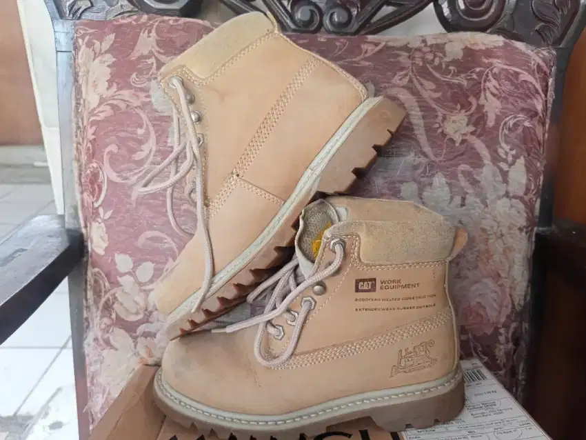 DIJUAL SEPATU BOOT/OUTDOOR CATERPILLAR