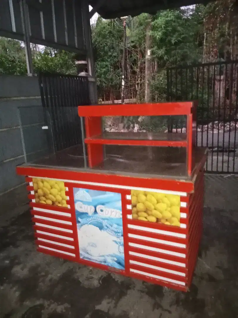 Gerobak ex Dagang di Mall ,siap Pakai ada roda mudah dibdorong