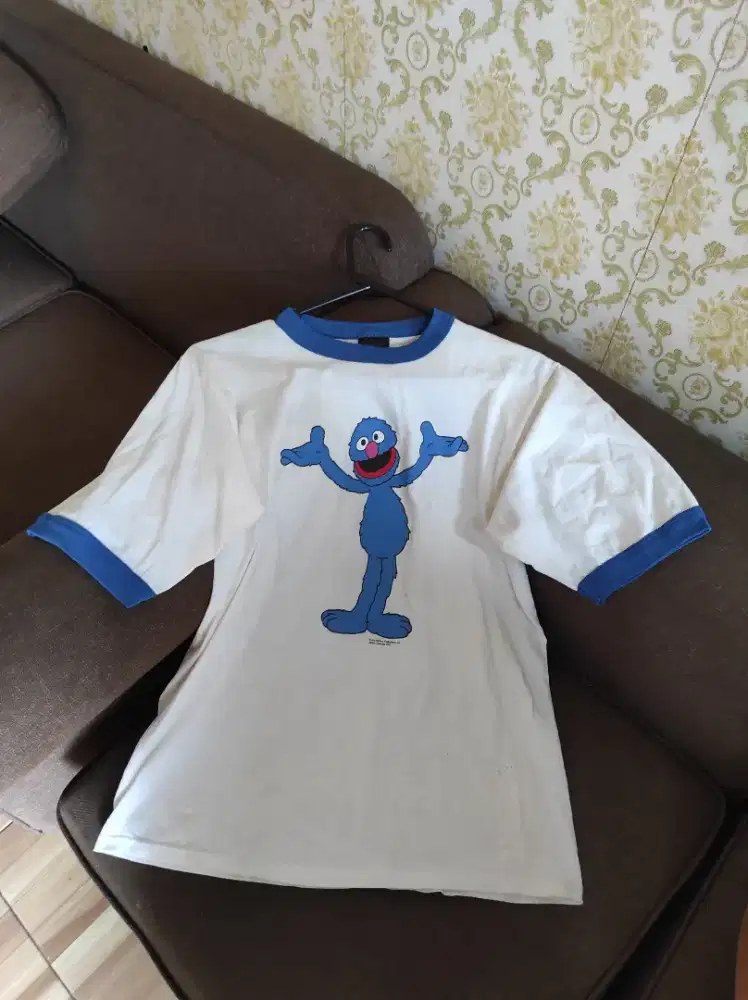 kaos vintage ringer tee elmo tag changes