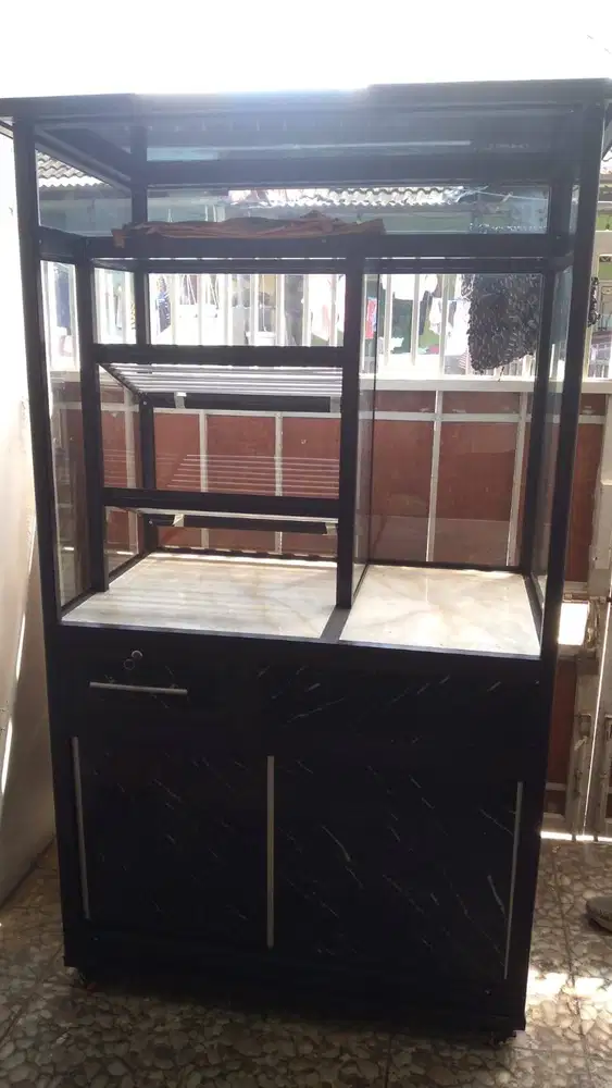Dijual cepat Etalase fried Chicken dan meja kompor