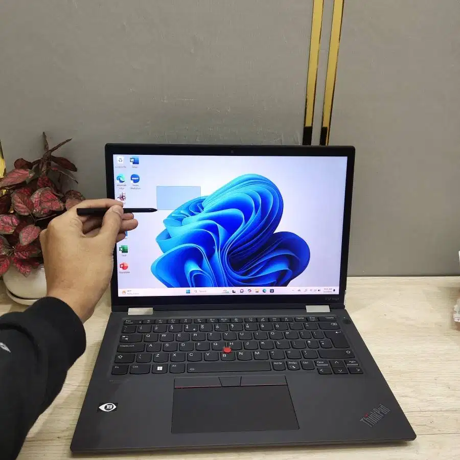 Lenovo Thinkpad X13 Yoga Core i5 Gen 10 RAM 16/256GB Touchscreen D-ET