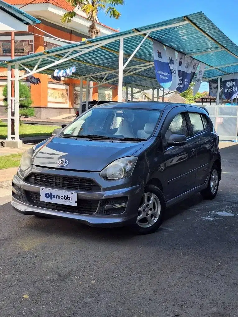 DP Rendah - Daihatsu Ayla 1.0 M Bensin MT MANUAL 2014 Abu Abu