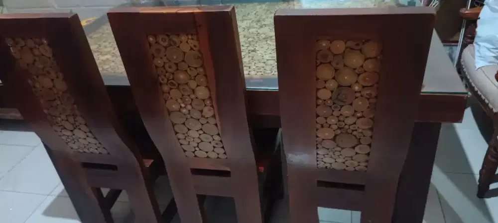 Meja Makan set 6 Kursi Istimewa