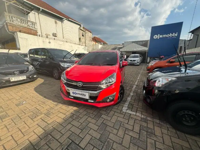Pajak Panjang - Daihatsu Ayla 1.2 R  Bensin AT 2018 Merah