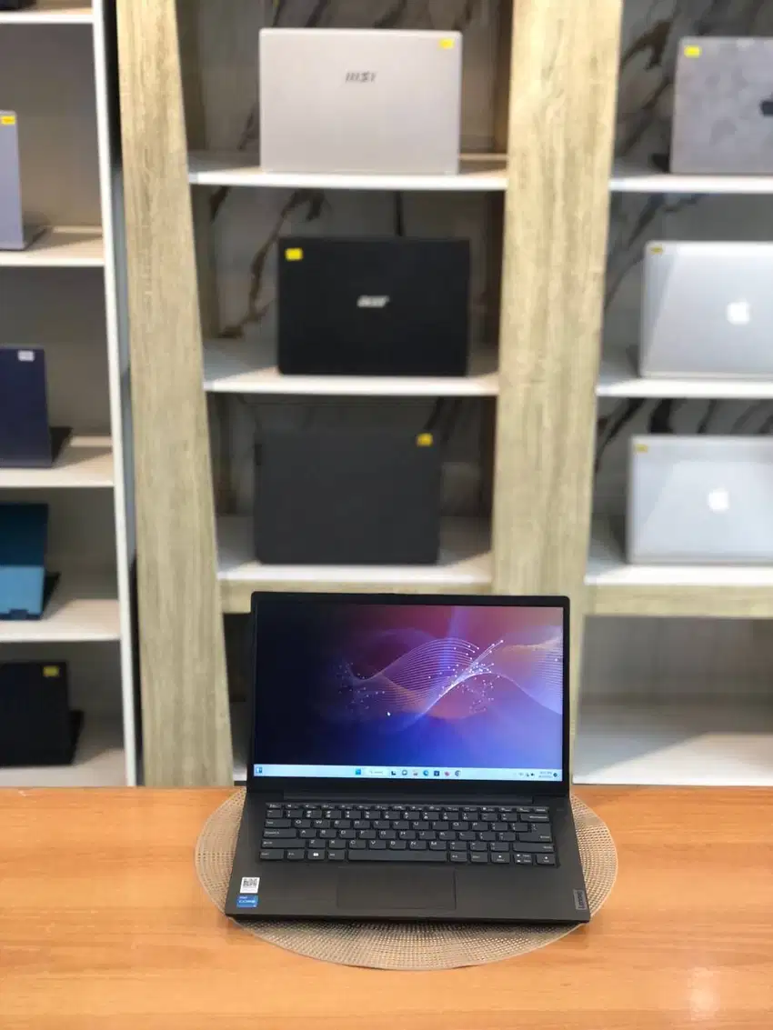 LENOVO V14 G3/CORE I3-1215U/RAM 8GB/SSD 256GB/INTEL UHD GRAPHICS