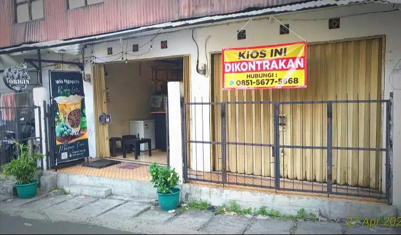 KIOS STRATEGIS & RAMAI DI PERSIMPANGAN - BARU RENOVASI