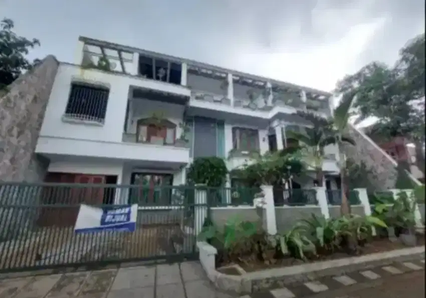 Rumah Danau Bogor Raya Lakeside