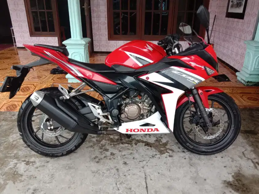 CBR150R Tahun 2016