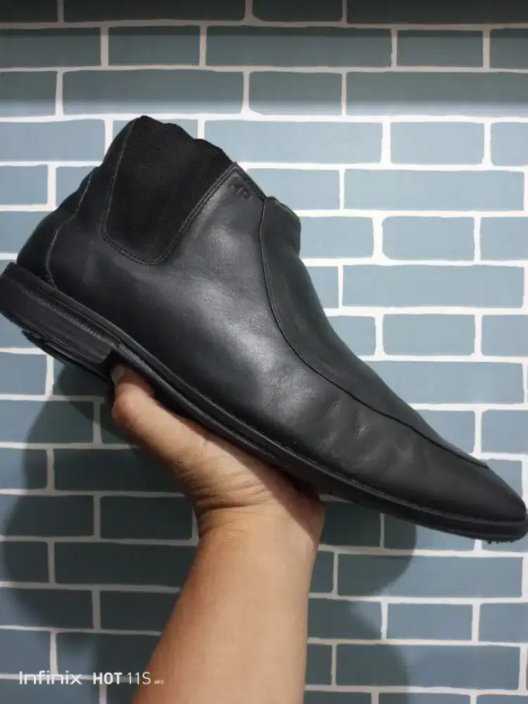 SEPATU PANTOFEL HUSH PUPPIES