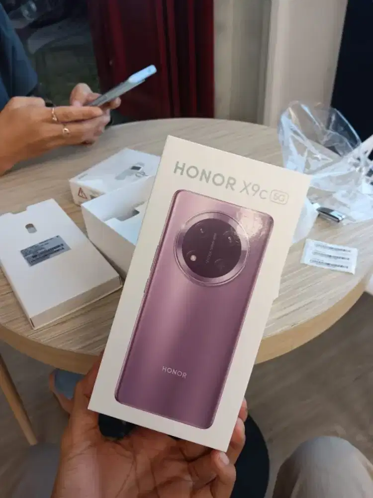 HONOR X9C SMARTPHONE dengan extra Resistence