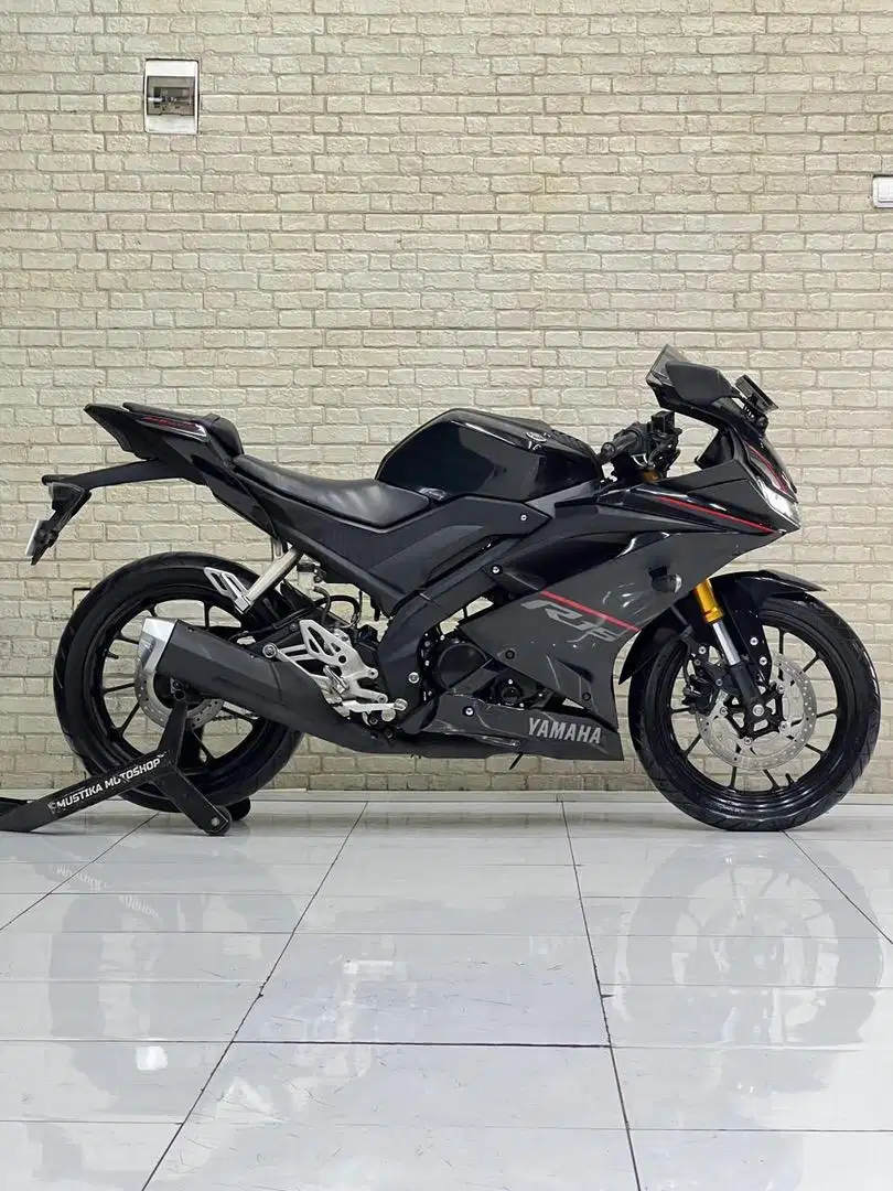 Yamaha R15 V3 Black Style Unit Istimewa  - Zaky Mustika