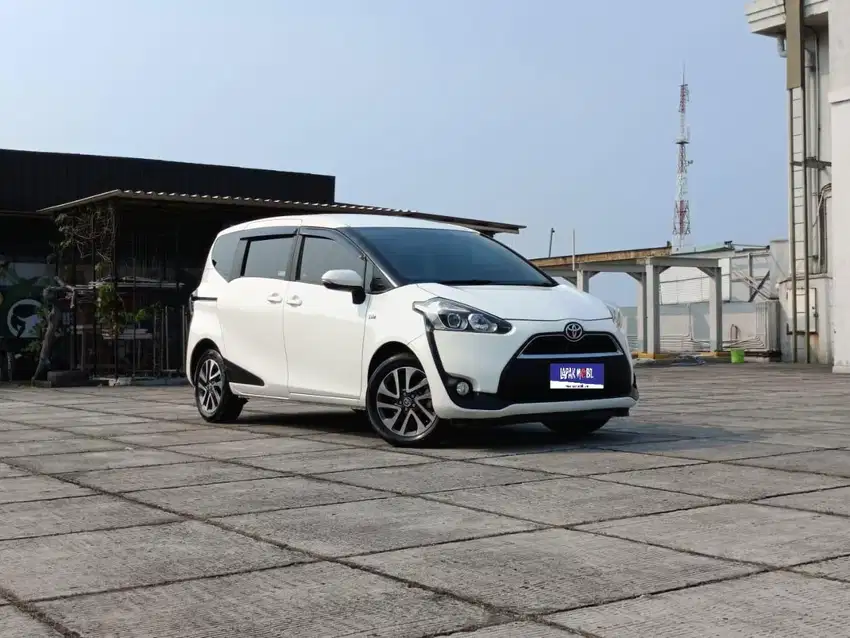 Ready !!! Toyota Sienta 1.5 V Matic AT 2017 Putih KM 83RB