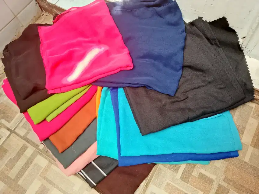 BORONGAN 18 PCS JILBAB SEGI EMPAT