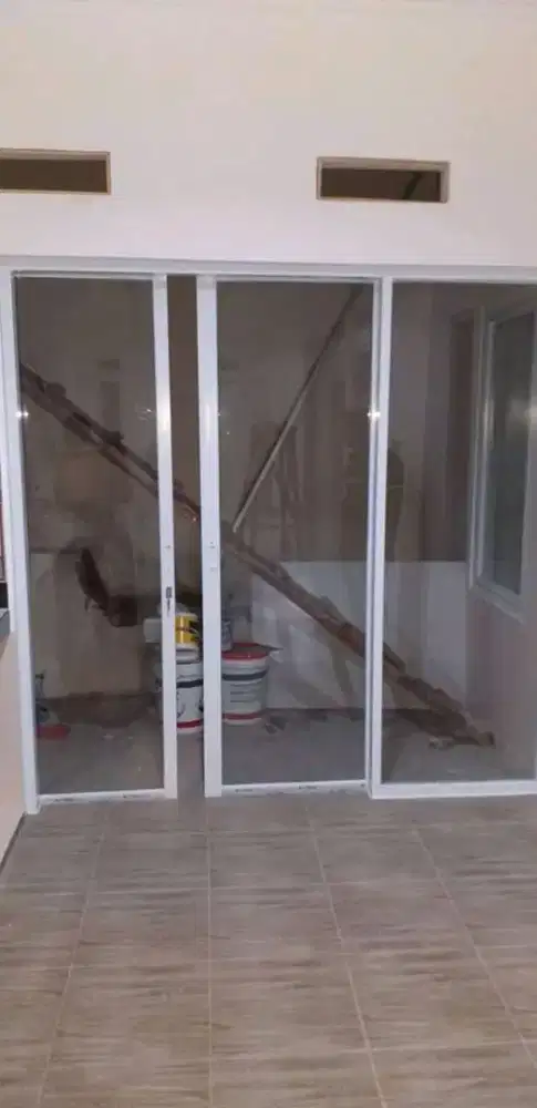Pintu geser almanium kaca