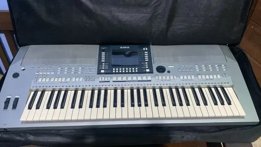 Keyboard Yamaha PSR S710