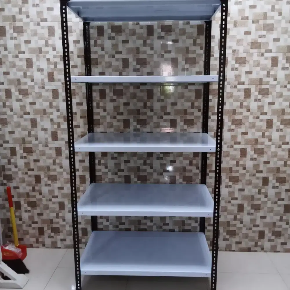 Rak besi siku lobang