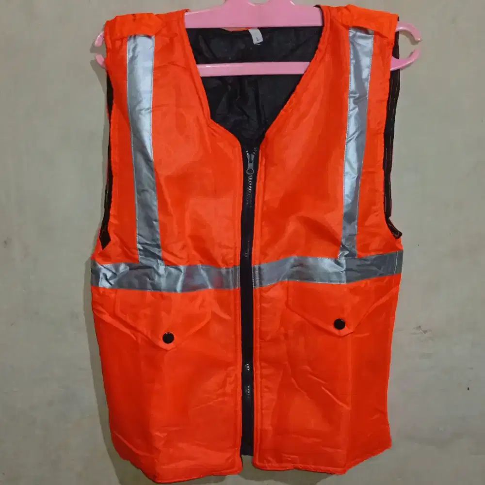 Rompi Orange Badan Penanggulangan Bencana