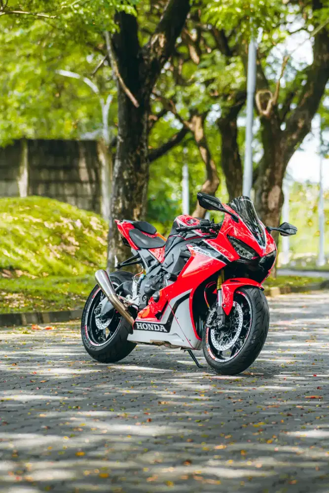 Honda CBR 1000RR Fireblade 2018, cakep, modif banyak, full mulus