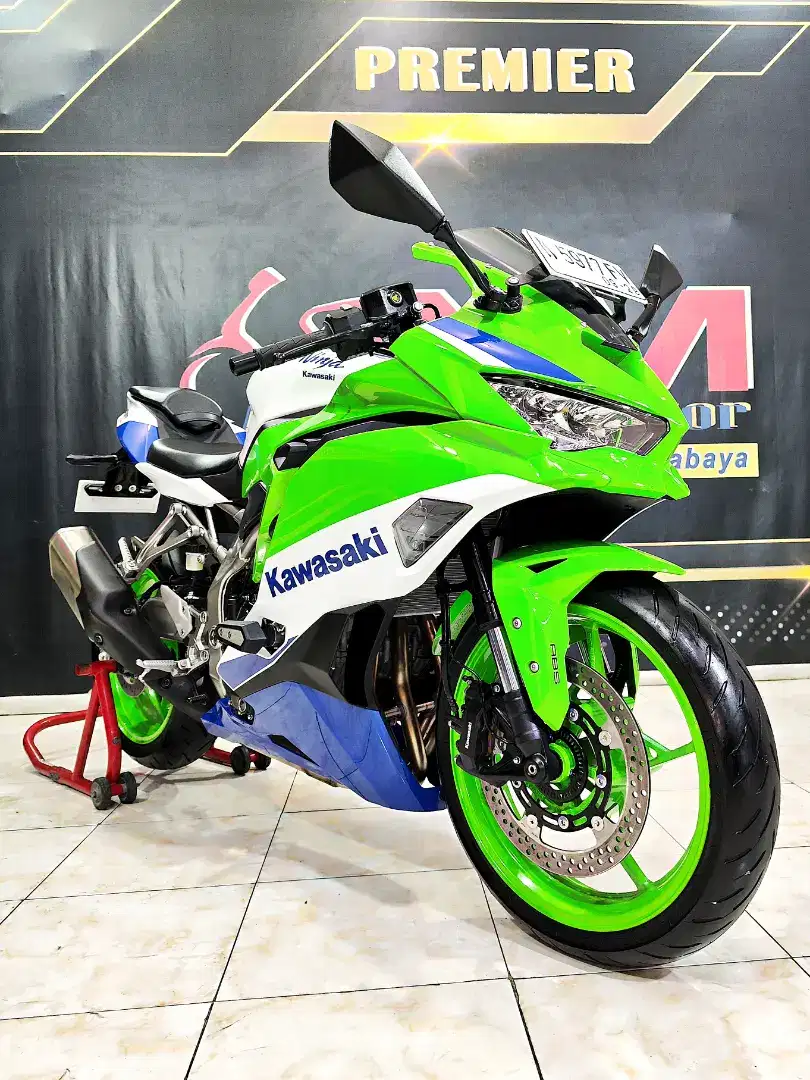 Zx25r ABS ANNIVERSARY Type super Limit km.127 . Anugerah motor rungkut