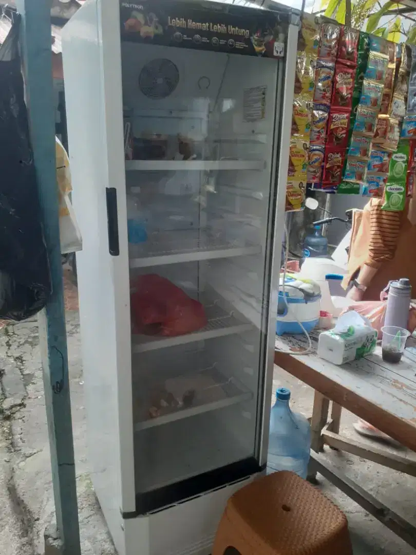 Di jual showcase Polytron 4 rak 5 sap masih orisinil pabrik