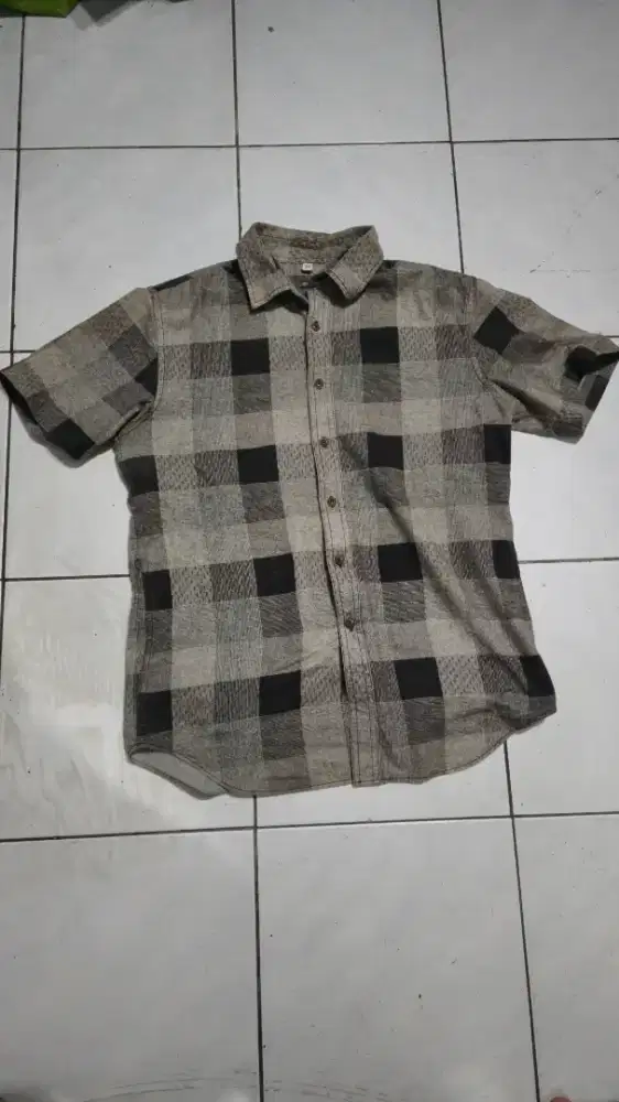 Kemeja keren ukuran L