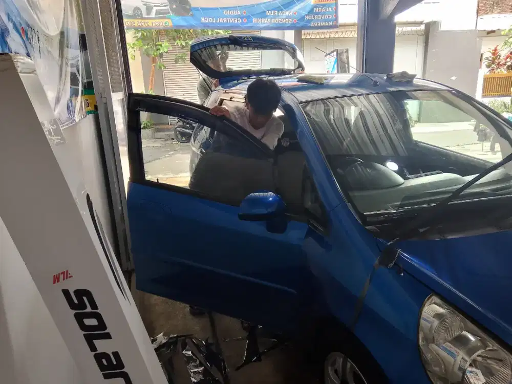 Kaca film nano ceramic anti silau dan uv